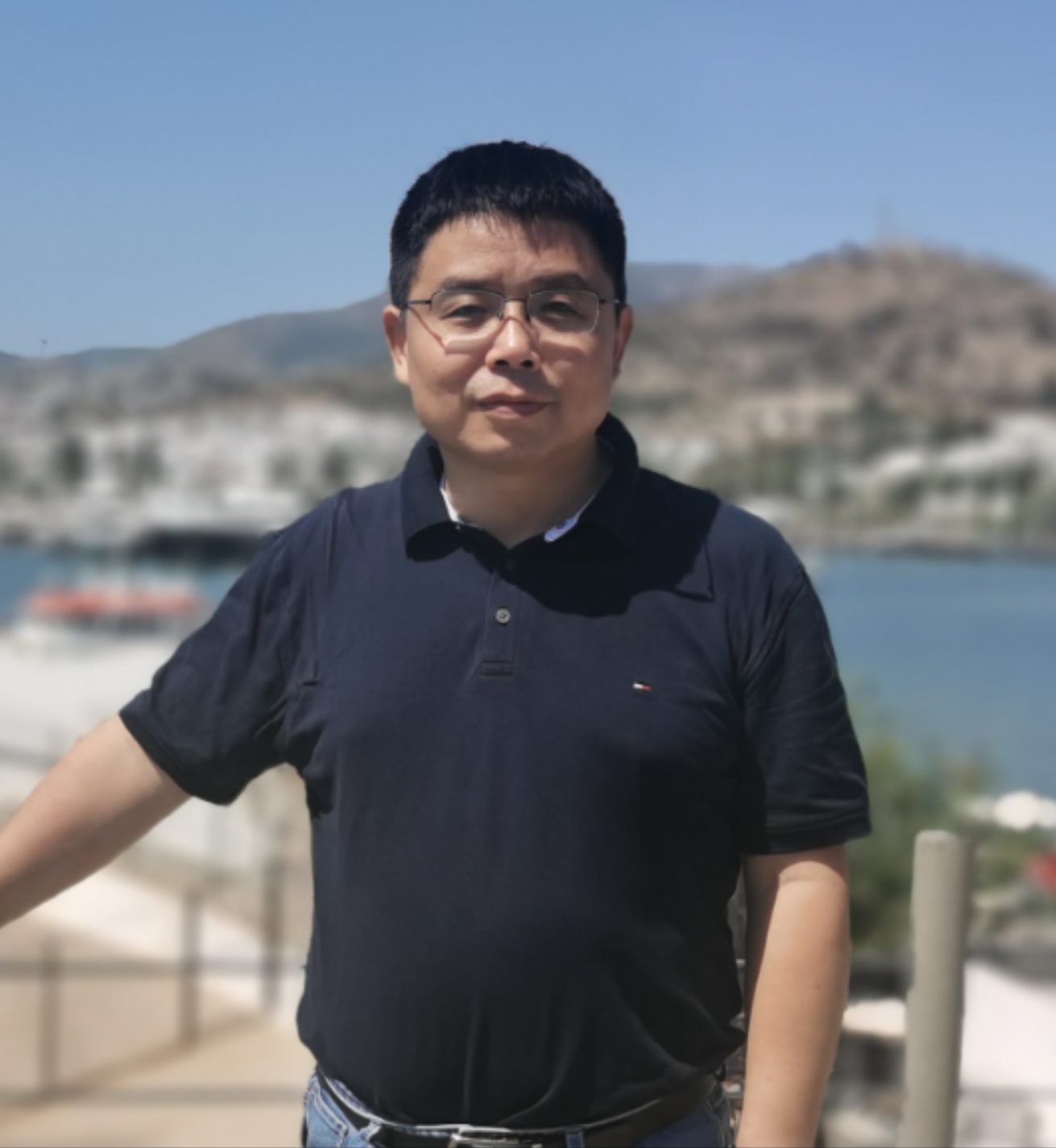 Vice Chairman of China Bee Products Association Deputy Director of SAC/TC601 National Technical Committee for Bee Products Standardization Chairman, ISO/TC34/SC19 Subcommittee